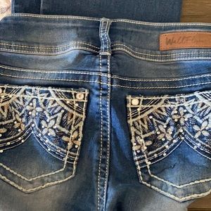 Juniors Wallflower jeans